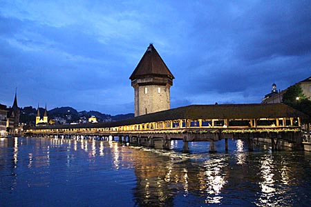 Schweiz - das Wahrzeichen Luzerns: die Kapellbrücke