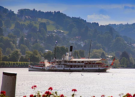 Schweiz - das Dampfschiff Uri auf dem Vierwaldstättersee