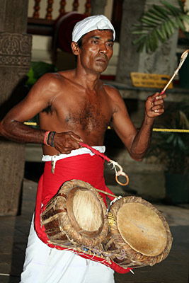 Sri Lanka -  Kandy - Musiker im Zahntempel