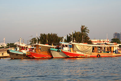 Thailnad - Bangkok - Boote auf dem Fluss