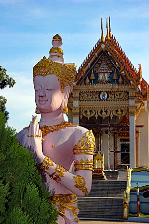 Thailand - Koh Samui - Buddha-Figur am Wat Khunaram Tempel