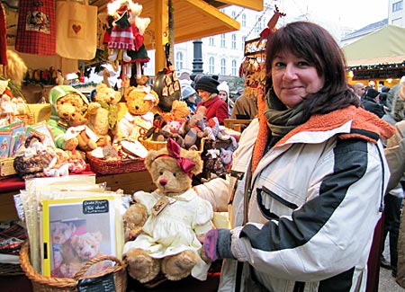 Ungarn - Budapest - Simon Kriszta mit Teddybären