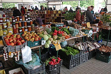 Ungarn - Wochenmarkt in Heviz