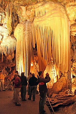 USA - Virginia - Die Luray Höhlen gehören zu den weltweit attraktivsten und größten Tropfsteinhölen