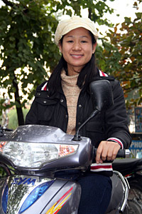 Vietnam Hanoi Thuy mit Motorroller